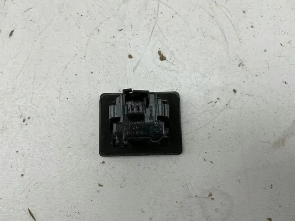 Mercedes-Benz A W176 2016 Luz de placa image 5