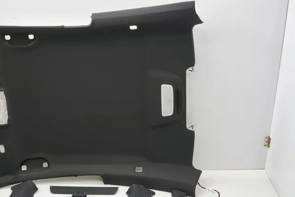Mercedes W204 Coupé AMG Dakbekleding Clip OE A2046903150 image 3