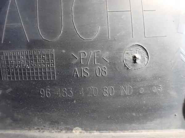 Citroen C2 etu vasen lokasuoja OEM Zawada-383018- image 9