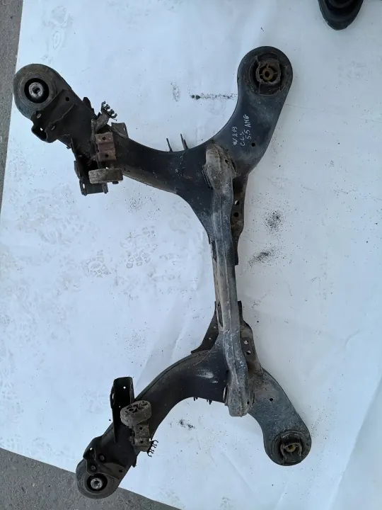 OEM 2113501112 Traverse arrière pour W211 W219 AMG image 5