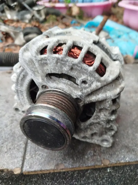 Vaihtovirtageneraattori VW GOLF VII 1.4 TSI 04E903023J image 2