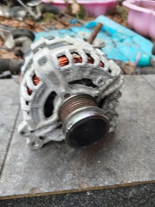 Vaihtovirtageneraattori VW GOLF VII 1.4 TSI 04E903023J image 3