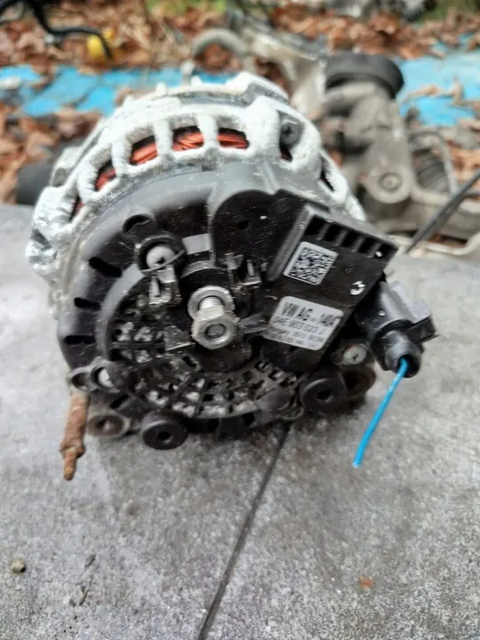 Vaihtovirtageneraattori VW GOLF VII 1.4 TSI 04E903023J image 4