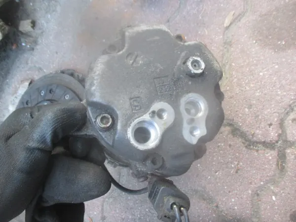 VW Golf 4 Bora 1.4 16V Airco Compressor image 3