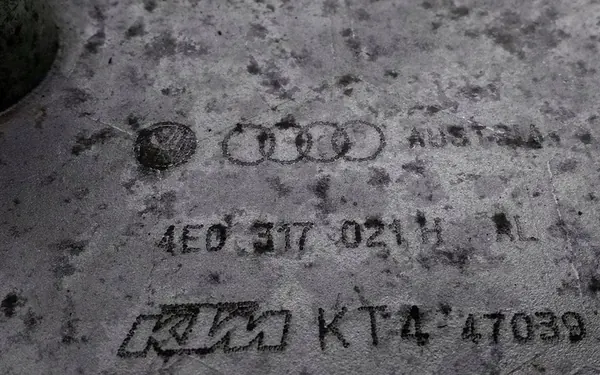 Oljefilterfäste AUDI 3.0L diesel 2006 image 4