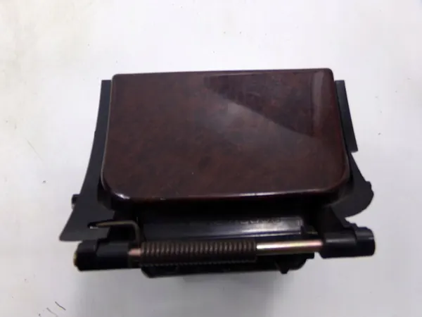 Cenicero Delantero Nissan Maxima 95-97 OEM 6880031U10 image 5