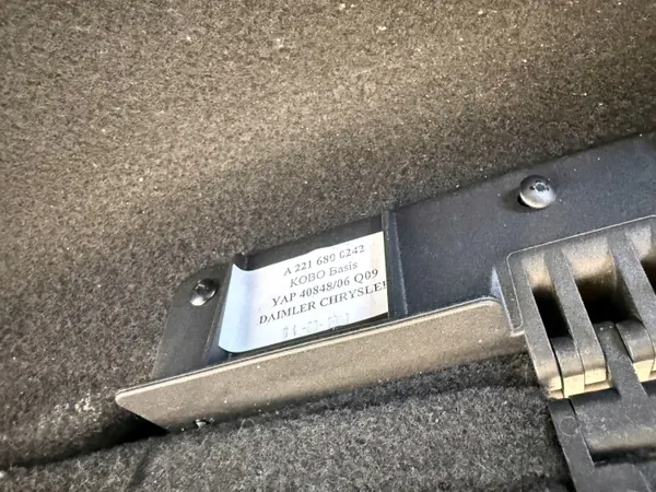 Kofferraumbodenmatte OEM A2216800242 für Mercedes S-Klasse W221 image 3