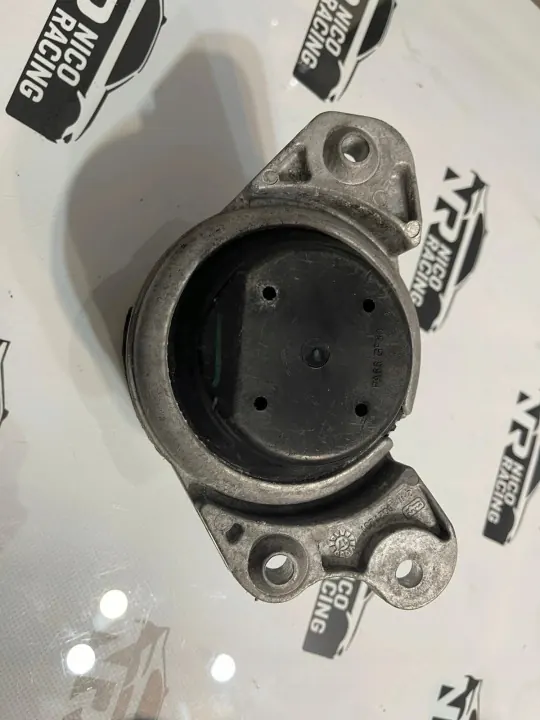 Mercedes Motorfäste OEM A2532402500 Höger Sida image 3