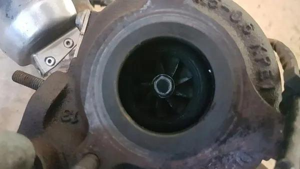 Audi OE 03L145702E Turboaggregat image 3