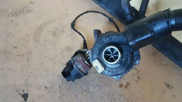 Audi OE 03L145702E Turboaggregat image 6