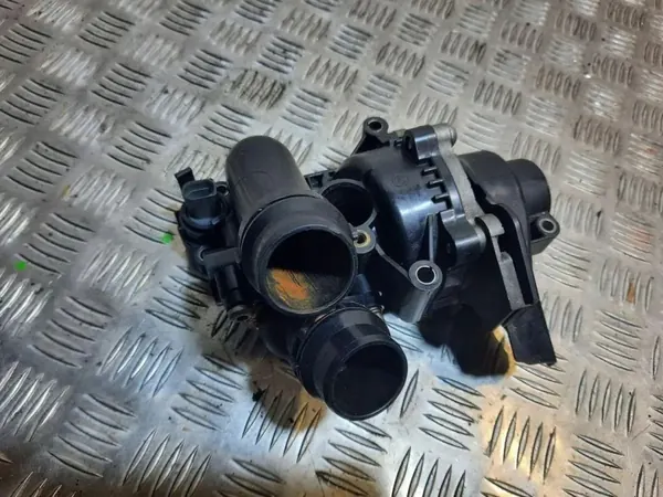 OEM 06H121111 Vesipumppu etu Audi A4 S4 B8:lle image 2
