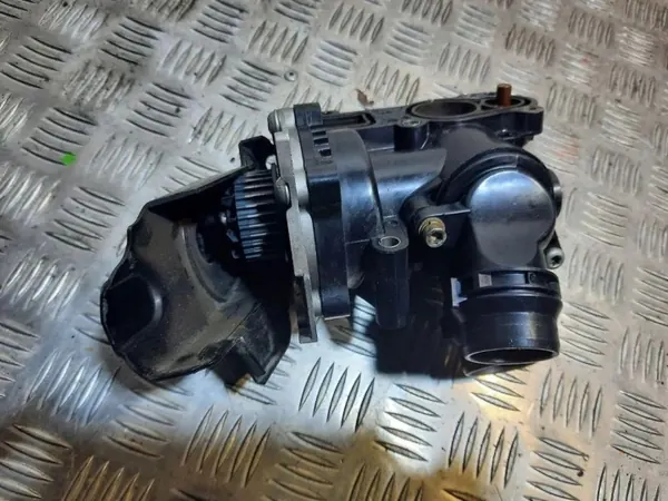 OEM 06H121111 Vesipumppu etu Audi A4 S4 B8:lle image 3