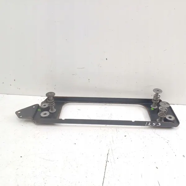 Ilmajousituksen kompressorin kiinnike 6785505 image 2