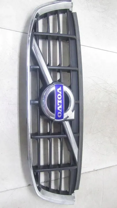 VOLVO XC60 Grill 31290999 08-13 image 2