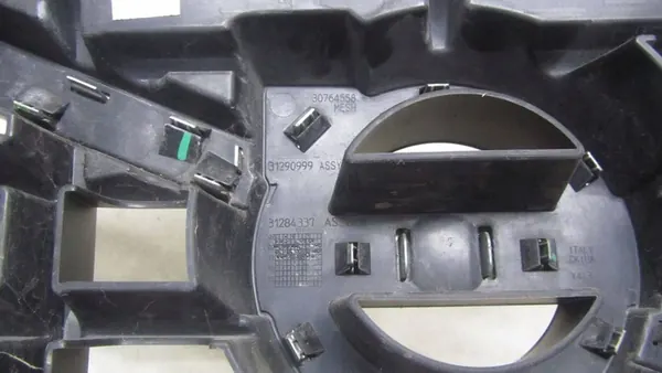 VOLVO XC60 Grill 31290999 08-13 image 5