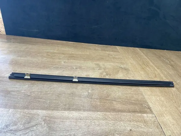 Dörrtätning OEM HK8325860AB för Jaguar F-Pace image 3