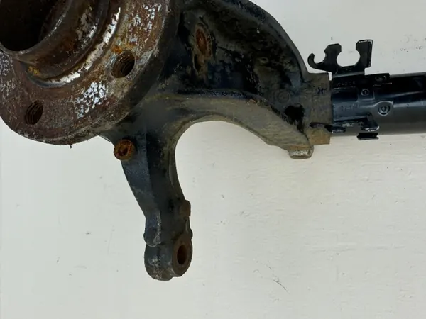 Amortiguador Delantero OEM 6R0413031BF - Usado image 8