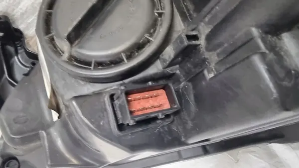 Opel Astra J IV Oikea Ajovalo HELLA 13371600 image 9