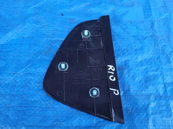 KIA Rio III | Right Rear Door Triangle Cover SEDAN image 2