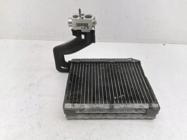Radiateur chauffage climatisation Volvo XC60 2011 OEM L5174007 image 2
