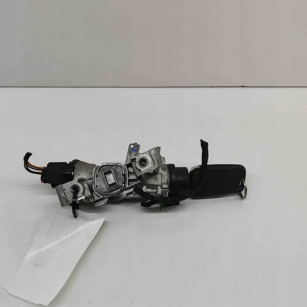 Käytetty VW Caddy V kiinteä osa OEM 7C0959752J image 2