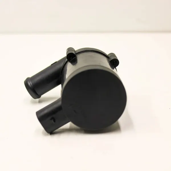 Volvo V40 2014 Vattencirkulationspump image 3