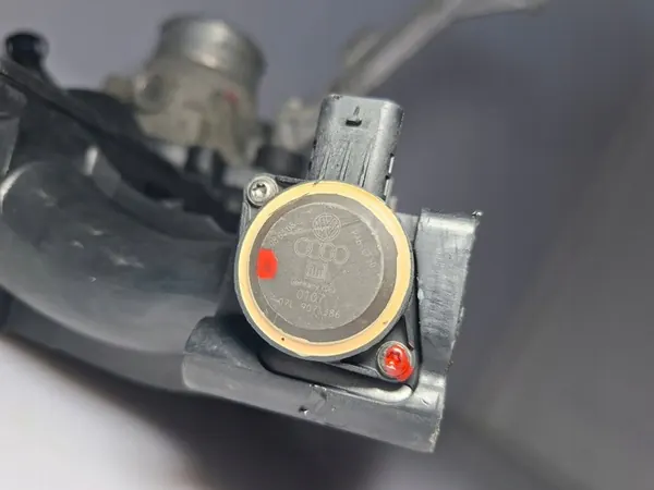 AUDI A3 VW PASSAT 1.8TFSI Ansaugkrümmer OEM 06J133185BN image 10