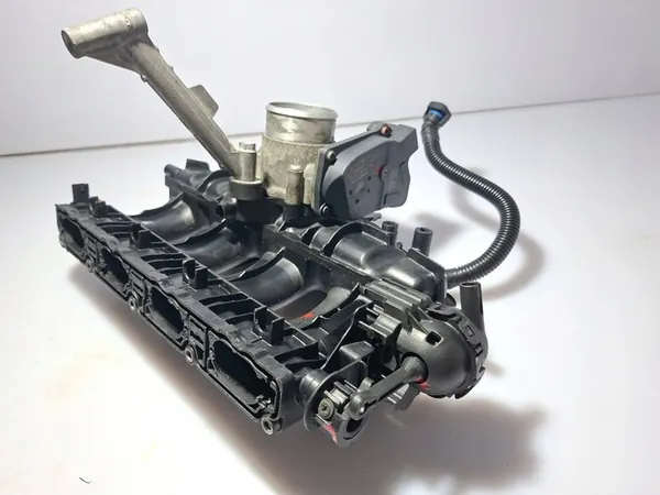 AUDI A3 VW PASSAT 1.8TFSI Ansaugkrümmer OEM 06J133185BN image 4