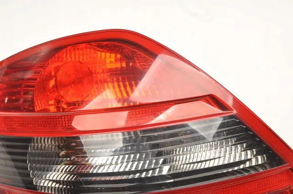Luz trasera izquierda Mercedes-Benz A1718200564 image 3