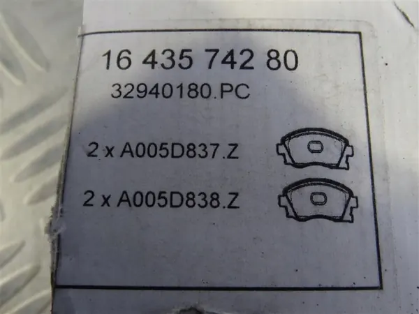Bromsbelägg bak OEM 1643574280 för Opel Corsa F image 5