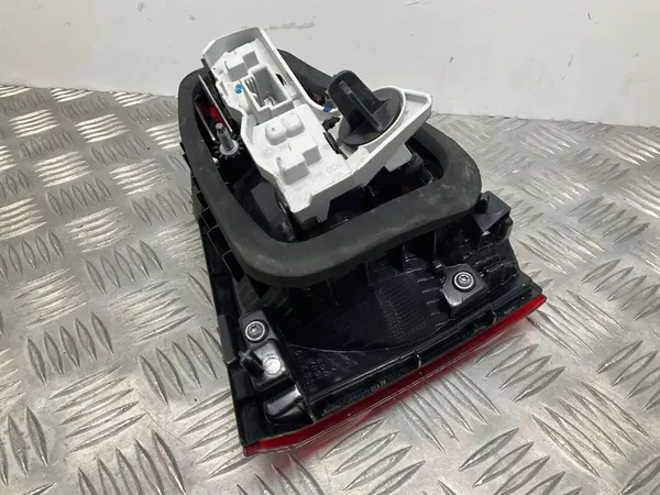 Luz Trasera Derecha VW Golf VII 5G0945094 image 8