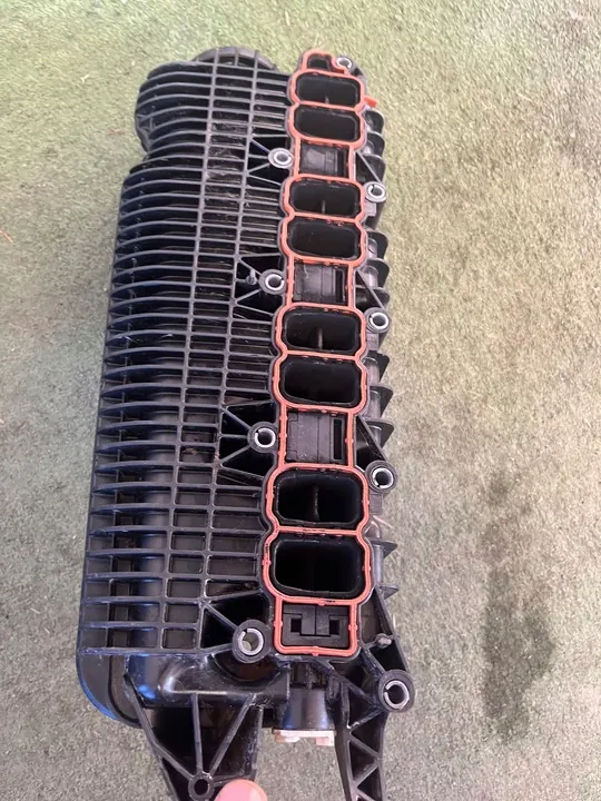 VW AUDI 3.0 TDI Coletor de admissão 059145762K image 5