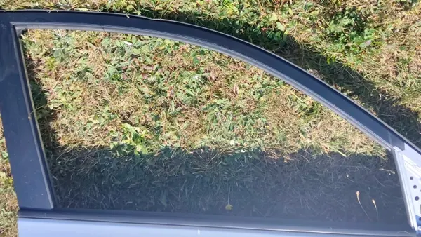 OEM 11qq11uu6hhhvhivu etu oikea ikkunatiiviste Toyota RAV4 image 2