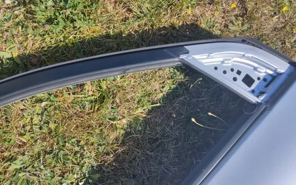 OEM 11qq11uu6hhhvhivu etu oikea ikkunatiiviste Toyota RAV4 image 3