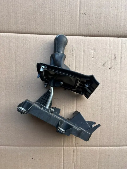 Pommeau de levier Ford OEM pour Focus MK2 2004-2007 1.6 TDCI image 3