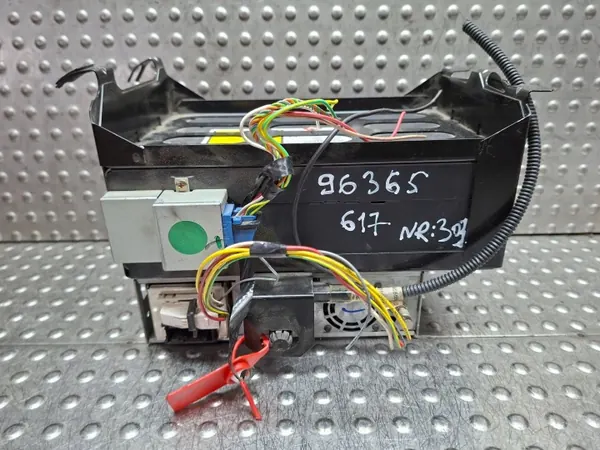Radio CD/DVD OEM S26279303 pour Peugeot 607 image 4