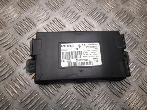 Controlador de fecho central Maserati OEM 68185802AC image 2