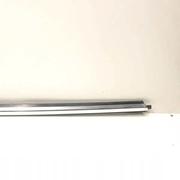 Jaguar XK/XKR Voor Rechts Schuifdeur-Glaslijst OEM BTN42643 image 3