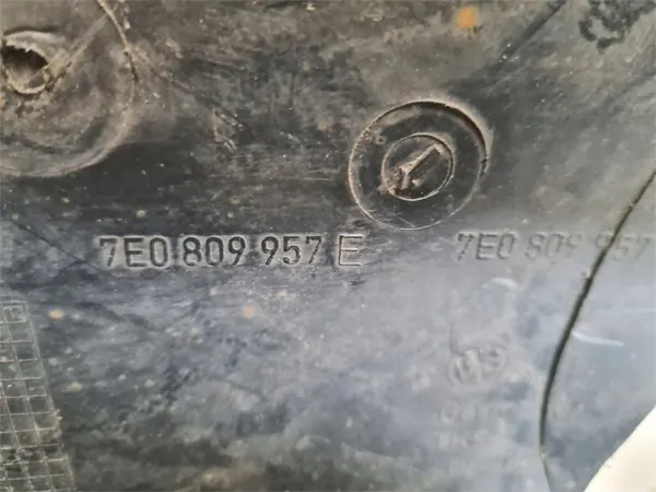 VW T6 Front Left Wheel Arch 7E0809957E image 4
