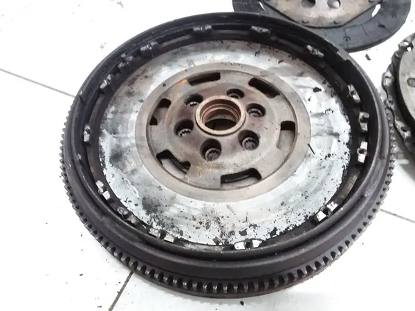 Volante de Dupla Massa Seat Leon I 1.9 TDI 028105264K image 4