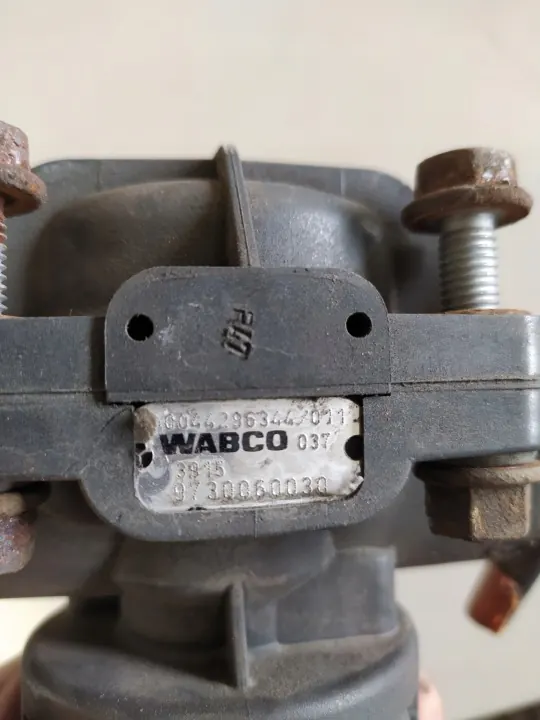Soupape relais WABCO pour Mercedes Actros MP4 A0044296344 image 3