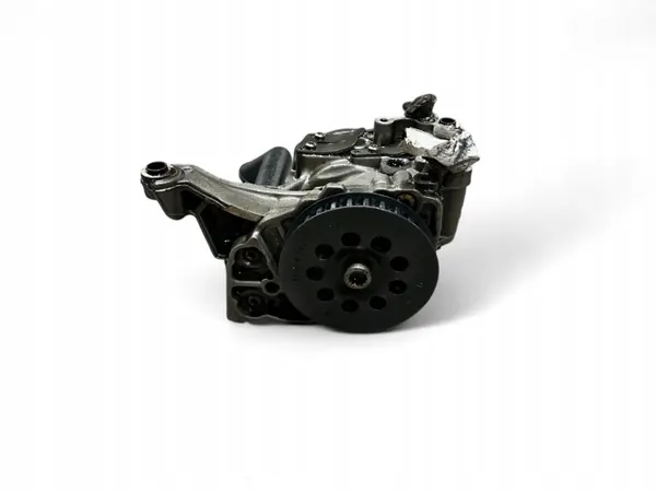 Pompe à huile d'occasion OEM 04L1452081 VW Passat B8 image 2