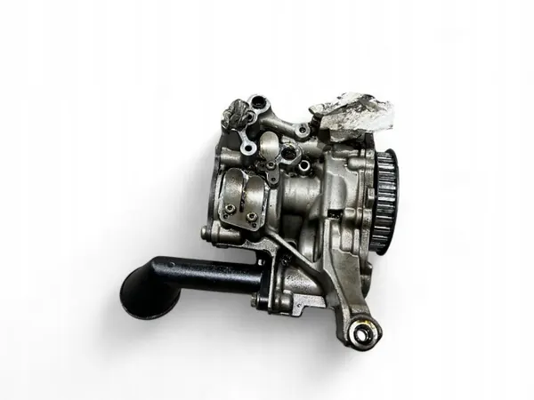 Pompe à huile d'occasion OEM 04L1452081 VW Passat B8 image 4