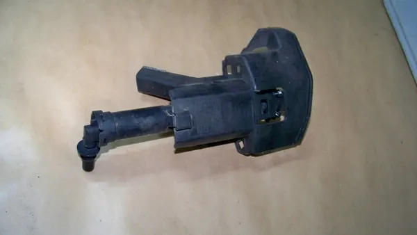 OEM 5F0955966 Rechter Scheinwerferreiniger für Seat Leon III image 5