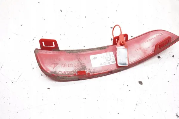 Reflector derecho parachoques trasero OEM 30763346 Volvo V50 image 3