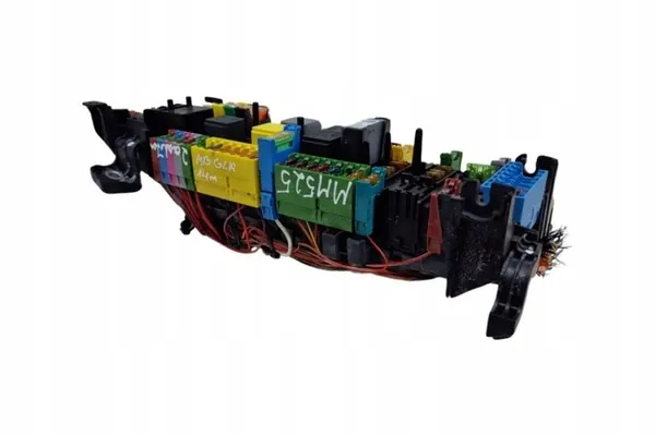 Caja de fusibles MERCEDES-BENZ GLA (X156) A0025428019 image 2