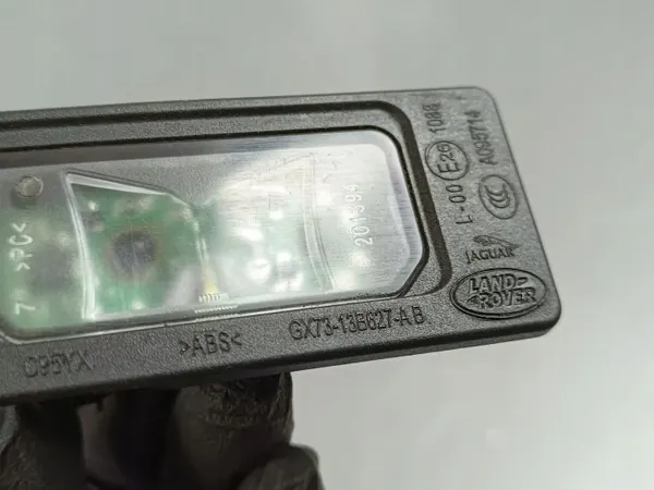 Feu de plaque Jaguar F-Pace OEM FOB6211 image 3