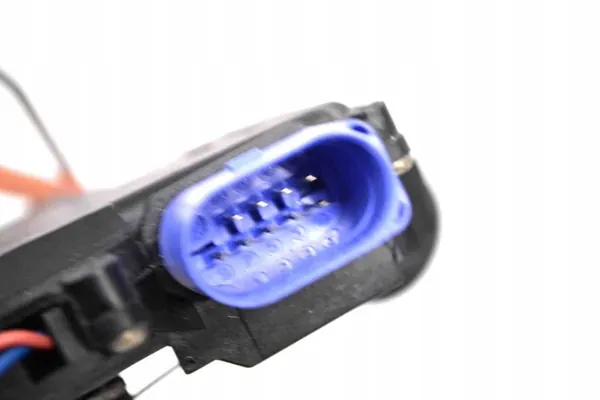 Rechtes Vordertürschloss AUDI 4E2837016 image 4