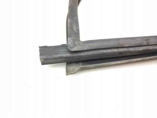 Fiat Ducato 2018 Voordeur raamrubber OEM AMD202317 image 8