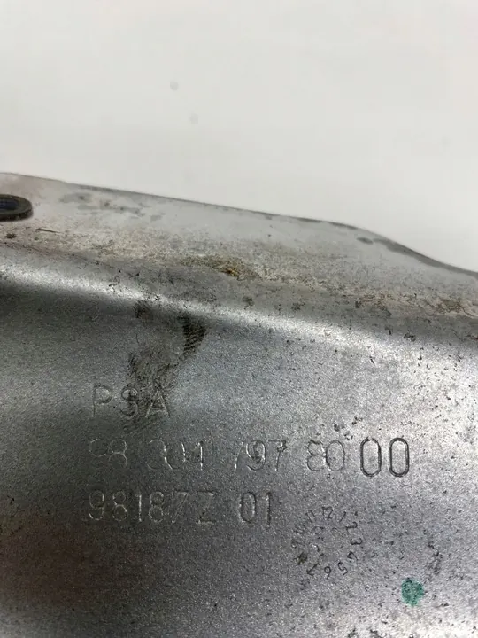 Peugeot 508 II 2021 Moottoritilan lämmöneristin OEM image 4